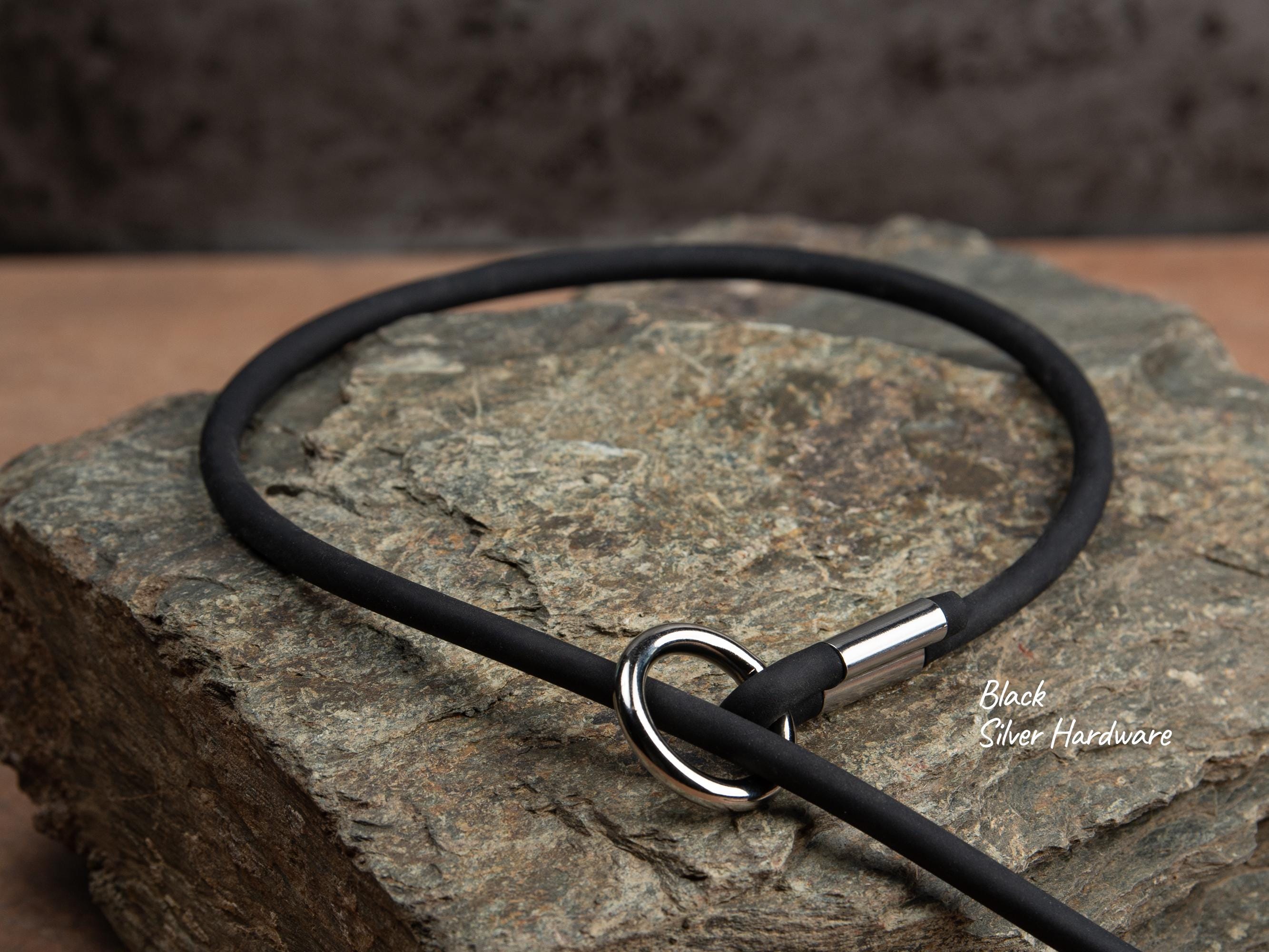 Waterproof BioThane rolled slip lead in black with stainless steel and nickel-plated hardware